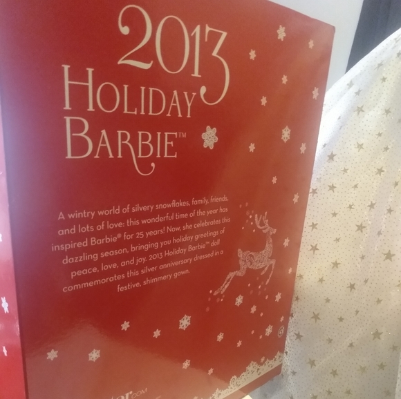 25th Anniversary 2013 Holiday Barbie - Picture 7 of 12